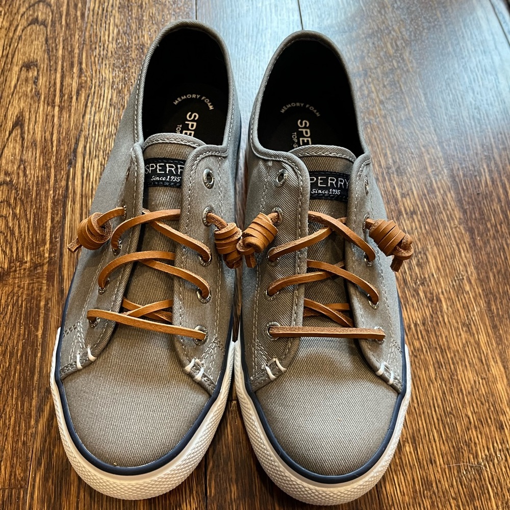 Sperry women’s grey topsiders